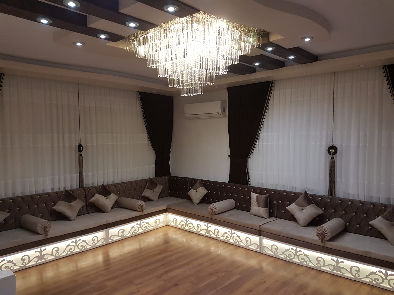 Arabic Sofa vs Majlis Sofa: Key Differences in Design, Comfort, and Use